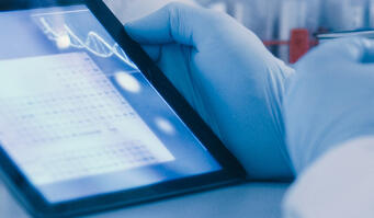 Customer Story - Customer Story - Ein- und Ausschleusen von elektronischen Kleingeräte im Reinraum  