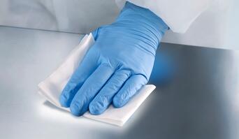 Customer Story - Reinigungsschritt mit perform® sterile cleaner ND