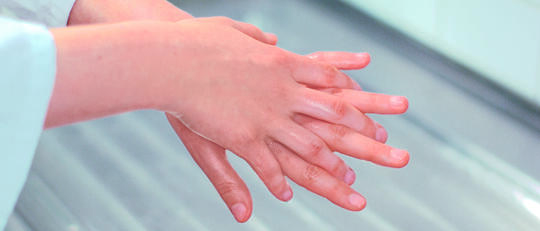 Chirurgische Händedesinfektion